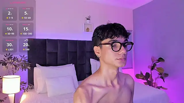 Snapshot of Phillicious__ chatting on November 2025 10:13:02 PM Phillicious online show from November 2025 10:13:02 PM