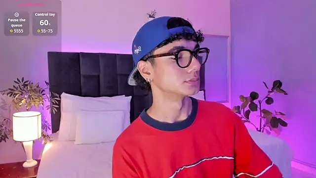 Snapshot of Phillicious__ chatting on November 2025 09:40:01 PM Phillicious online show from November 2025 09:40:01 PM