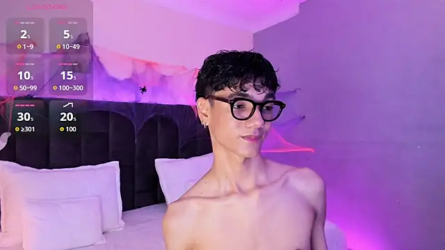 Snapshot of Phillicious__ chatting on October 2025 11:34:01 PM Phillicious online show from October 2025 11:34:01 PM