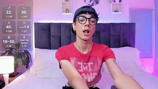 Phillicious   online show from September 2025 12:06:01 AM