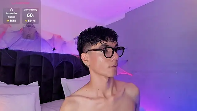 Snapshot of Phillicious__ chatting on October 2025 09:58:01 PM Phillicious online show from October 2025 09:58:01 PM