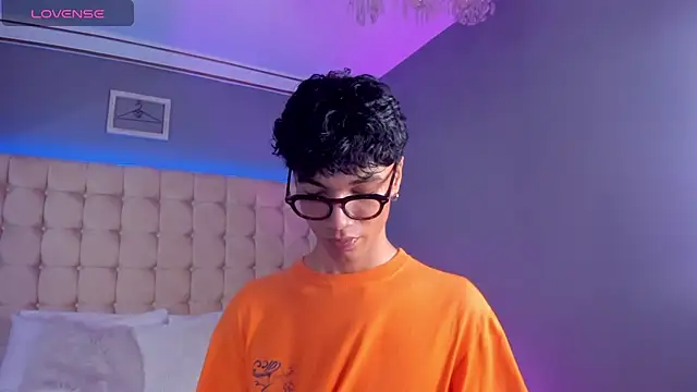 Phillicious   online show from September 2025 01:17:01 AM