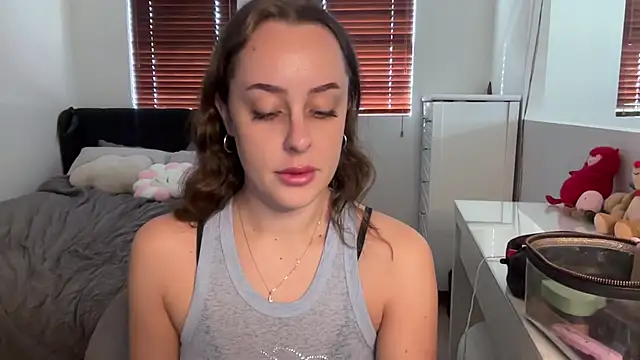 Snapshot of julietmills chatting on November 2025 09:18:01 PM julietmills online show from November 2025 09:18:01 PM