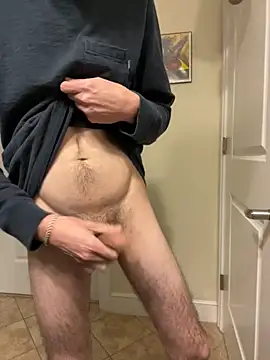 Snapshot of slimbwcfun chatting on November 2025 06:47:01 AM slimbwcfun online show from November 2025 06:47:01 AM