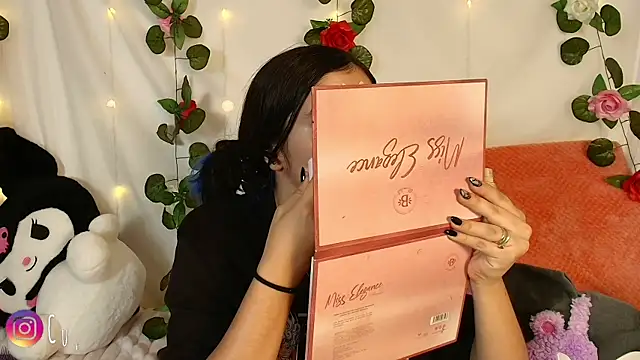 cutee andrea online show from April 2026 03:02:02 AM