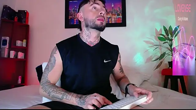 Edwardjonnes online show from April 2026 02:45:02 AM