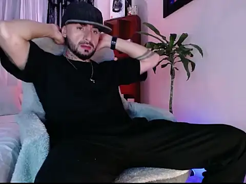 Edwardjonnes online show from October 2025 01:28:02 AM