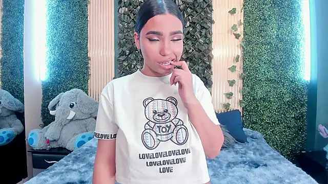 KhateAndersson online show from December 2025 08:53:02 PM