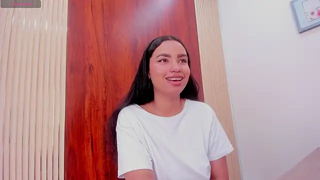 KhateAndersson online show from January 2026 08:25:02 PM