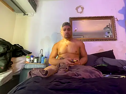 GirThyDock online show from November 2025 10:46:01 PM