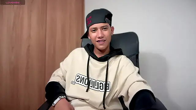 Toy boy777 online show from February 2026 06:11:02 AM