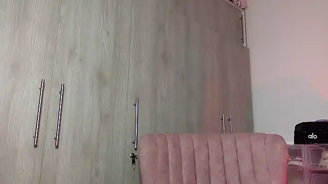 Tanit Mora online show from November 2025 01:43:01 AM