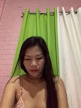 Snapshot of Cleo17 chatting on May 2026 01:47:02 PM Cleo17 online show from May 2026 01:47:02 PM