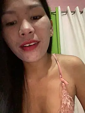 Snapshot of Cleo17 chatting on May 2026 12:19:01 PM Cleo17 online show from May 2026 12:19:01 PM