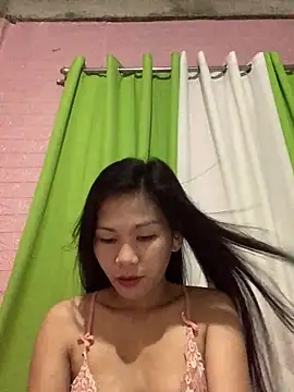 Snapshot of Cleo17 chatting on May 2026 12:21:01 PM Cleo17 online show from May 2026 12:21:01 PM