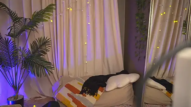 Snapshot of Sense_Of_Rosemary chatting on February 2026 05:40:02 AM Sense Of Rosemary online show from February 2026 05:40:02 AM