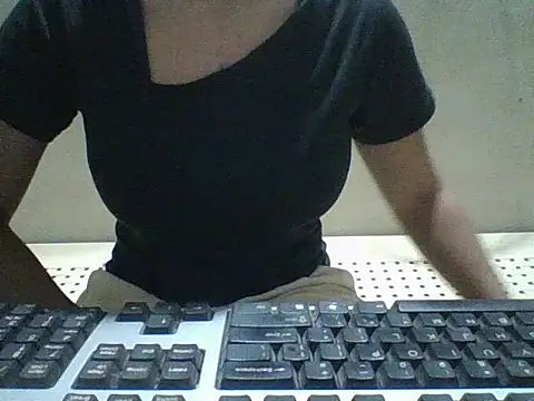 Skinny PinayGirljust18 online show from February 2026 01:00:02 PM