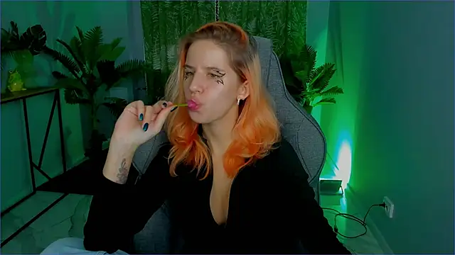 Snapshot of NitaNihil chatting on December 2025 09:53:01 AM NitaNihil online show from December 2025 09:53:01 AM