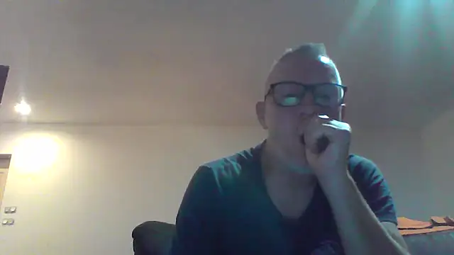 davv28 online show from October 2025 02:53:01 AM