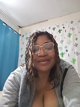 Snapshot of Avannay chatting on May 2026 01:56:01 AM Avannay online show from May 2026 01:56:01 AM