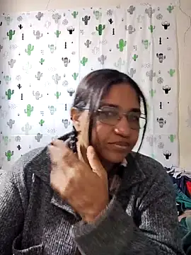 Avannay online show from September 2025 12:33:01 AM