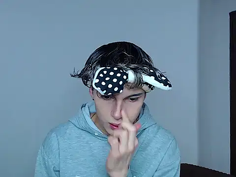 Snapshot of john_vichenso chatting on November 2025 09:37:01 PM john vichenso online show from November 2025 09:37:01 PM