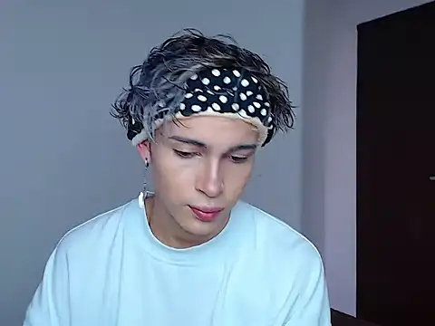 Snapshot of john_vichenso chatting on October 2025 10:09:02 PM john vichenso online show from October 2025 10:09:02 PM