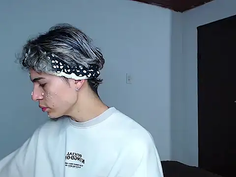 Snapshot of john_vichenso chatting on October 2025 10:28:02 PM john vichenso online show from October 2025 10:28:02 PM