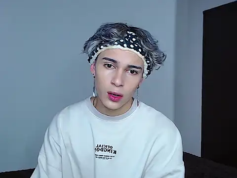 Snapshot of john_vichenso chatting on October 2025 10:11:01 PM john vichenso online show from October 2025 10:11:01 PM