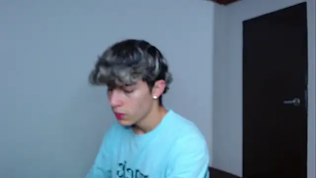 Snapshot of john_vichenso chatting on December 2025 09:01:02 PM john vichenso online show from December 2025 09:01:02 PM