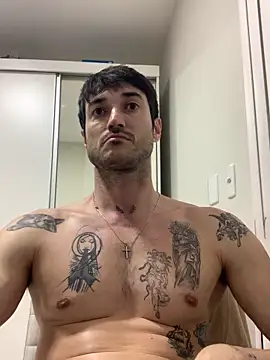 Fubinha online show from December 2025 01:05:02 AM