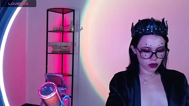 girldom online show from September 2025 03:40:02 PM