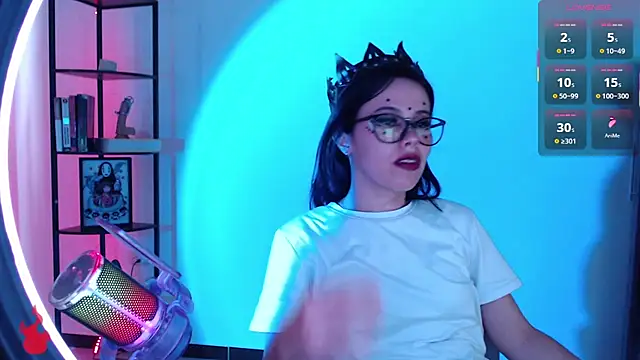 Snapshot of girldom chatting on November 2025 05:13:02 PM girldom online show from November 2025 05:13:02 PM