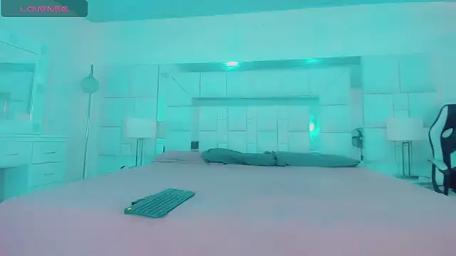 Britany montiel online show from January 2026 07:20:02 PM