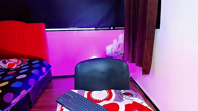 Britany montiel online show from April 2026 07:58:02 PM