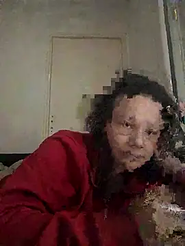 Snapshot of zeousseelphie chatting on October 2025 12:06:02 PM zeousseelphie online show from October 2025 12:06:02 PM