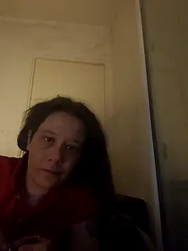 Snapshot of zeousseelphie chatting on April 2026 02:27:02 AM zeousseelphie online show from April 2026 02:27:02 AM