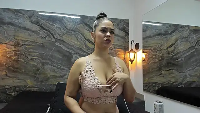 Agnes-23 online show from December 2025 03:58:02 PM