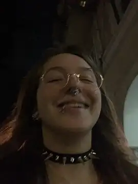 Snapshot of VesnaCrystal chatting on November 2025 06:12:02 PM VesnaCrystal online show from November 2025 06:12:02 PM