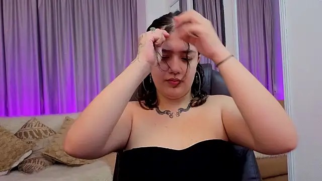 Niaa Stark online show from April 2026 07:52:01 PM