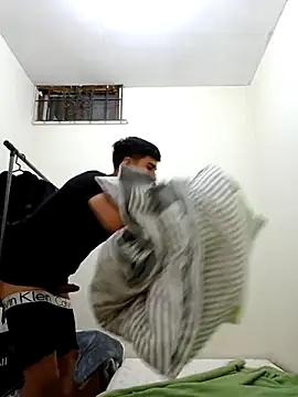 giudich1 online show from September 2025 12:05:01 AM