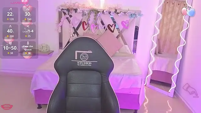 ZURY TAY online show from September 2025 11:50:01 AM