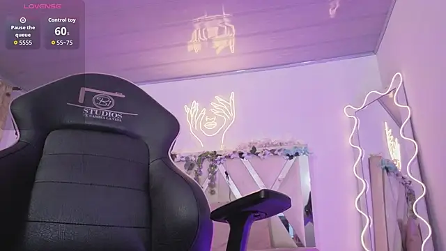 ZURY TAY online show from March 2026 11:49:01 AM