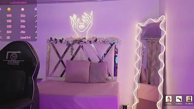 ZURY TAY online show from May 2026 03:43:02 AM