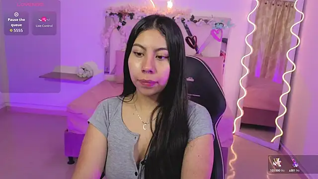 ZURY TAY online show from September 2025 11:49:02 AM