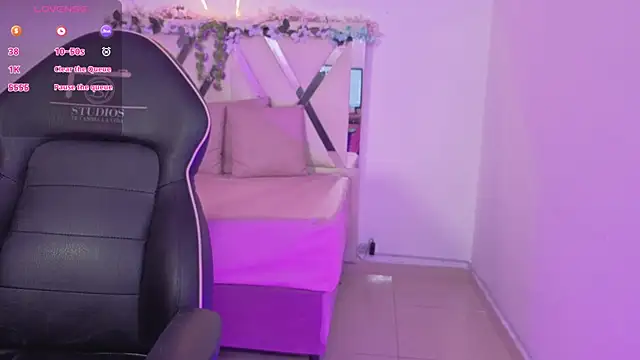 ZURY TAY online show from March 2026 11:43:01 AM