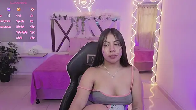 ZURY TAY online show from June 2026 02:33:01 PM
