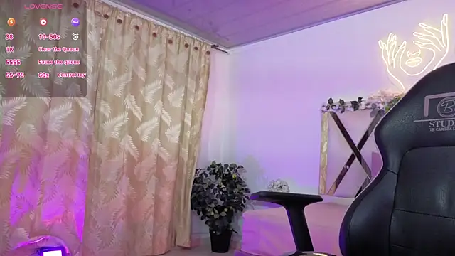 ZURY TAY online show from May 2026 11:46:01 AM