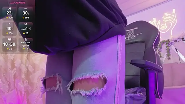 ZURY TAY online show from March 2026 11:58:02 AM