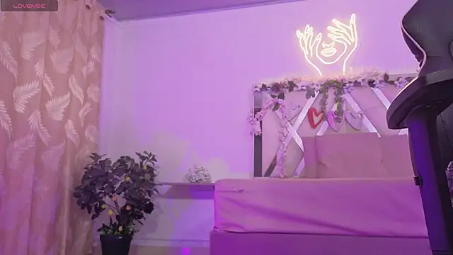 ZURY TAY online show from November 2025 11:37:01 AM